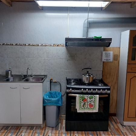 Hostal Y Cabanas Ventisquero Puerto Puyuguapi Eksteriør billede