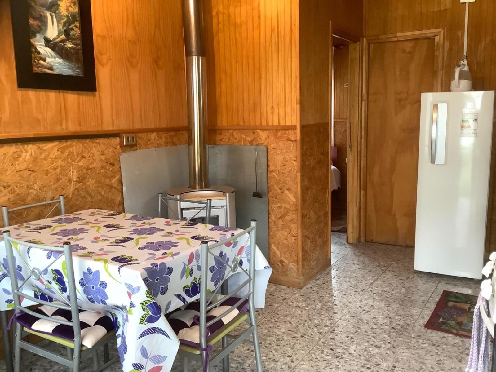 Hostal Y Cabanas Ventisquero Puerto Puyuguapi Eksteriør billede